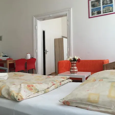 Tara Πανσιόν